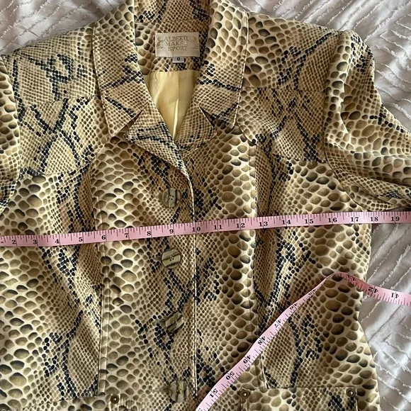 Alberto Makali - Snake-Print Tailored Blazer  and Skirt Set in Size 8 - Picture 12 of 16